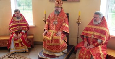 В день Усекновения главы Иоанна Предтечи архипастырь возглавил Литугию в Шушенском
